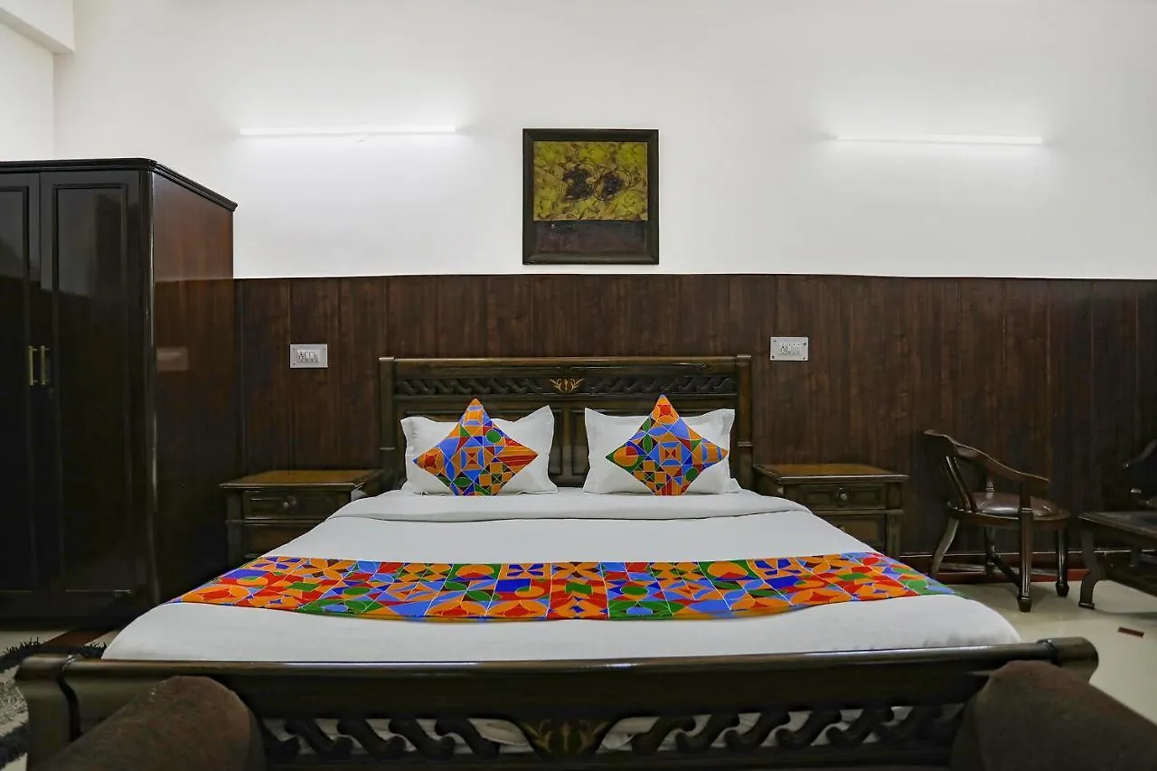 מלון גורגאון Fabhotel Traika Inn
