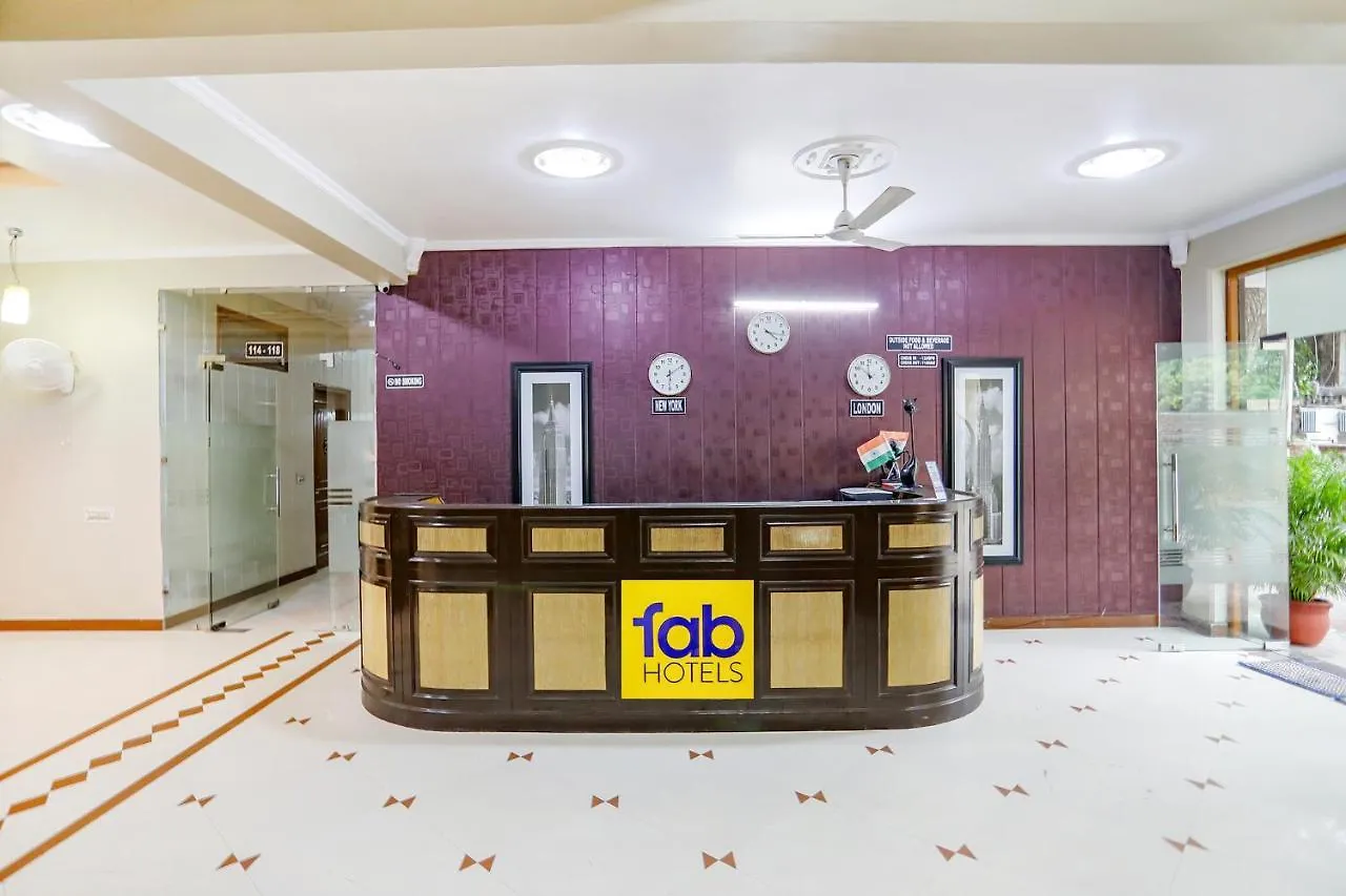גורגאון Fabhotel Traika Inn