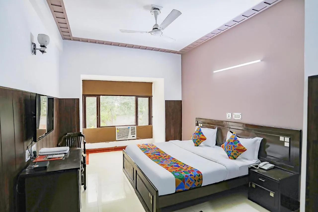 *** מלון גורגאון Fabhotel Traika Inn הודו